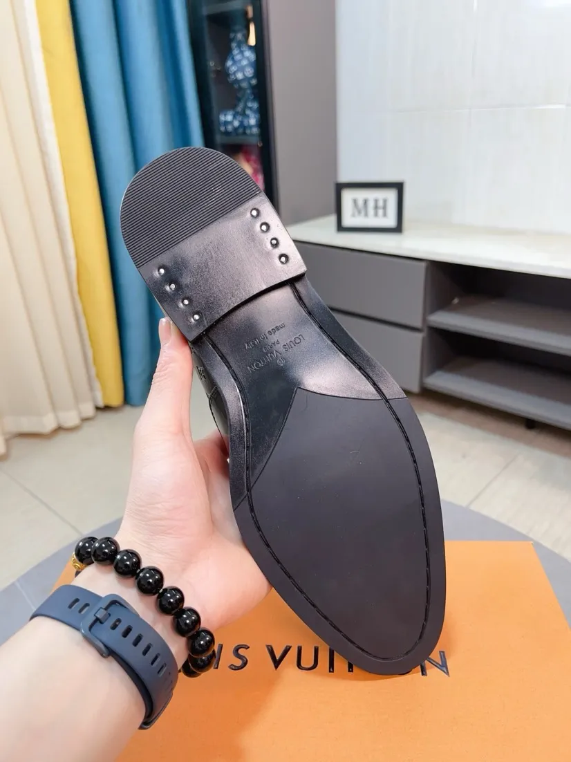 Men's shoes 💰540🌹🌹 [LV] Louis Vuitton's popular casual leather shoes 🎖Fashionable and elegant 🎖🎖Material: Original imported cowhide open edge beads, washed cowhide leather lining, original molded rubber outsole, high-end and classy, ​​elegant quality, instantly transforming into a handsome man ❤❤Standard\nNumber of sizes: 39-44, 38 45 46 customized